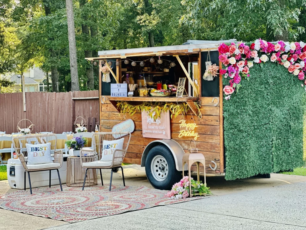 Flowers-on-wedding-bar| Iilldrink to that | Texas